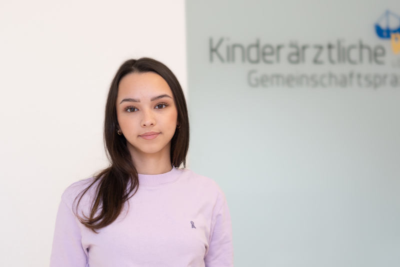 Frau Kasarin (Azubi)